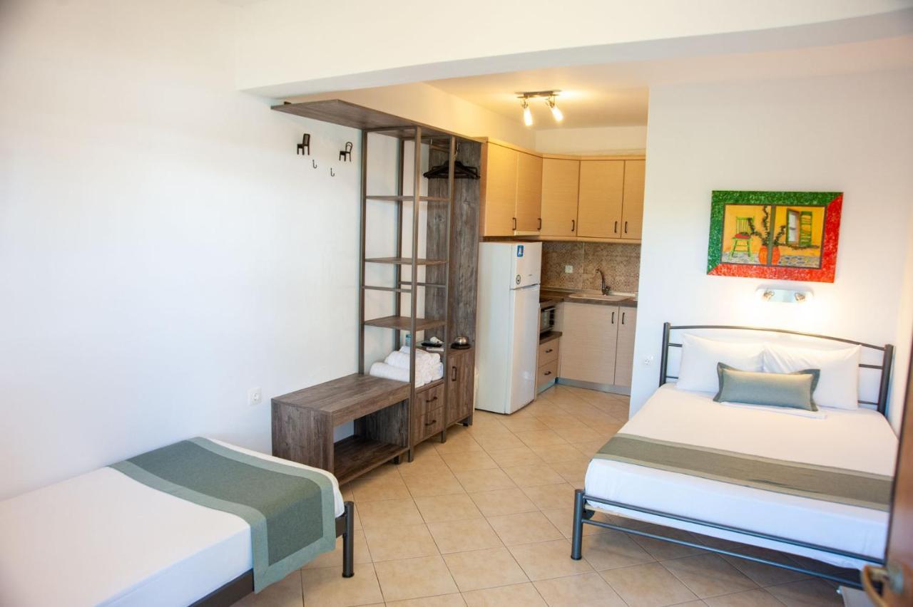 Alexandros Hotel Apartments Vourvourou Eksteriør billede