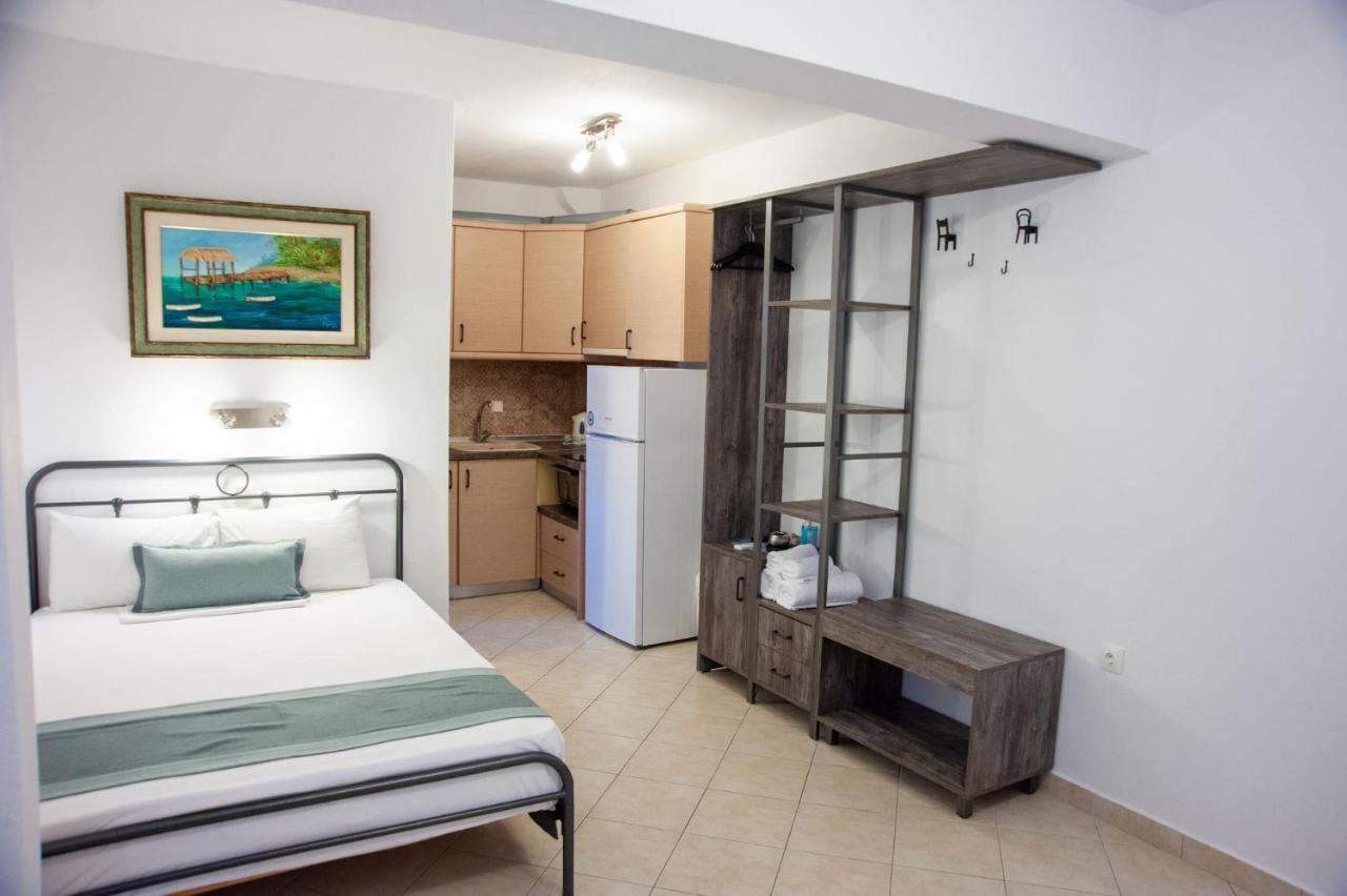 Alexandros Hotel Apartments Vourvourou Eksteriør billede