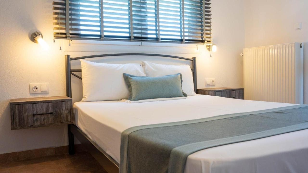 Alexandros Hotel Apartments Vourvourou Eksteriør billede