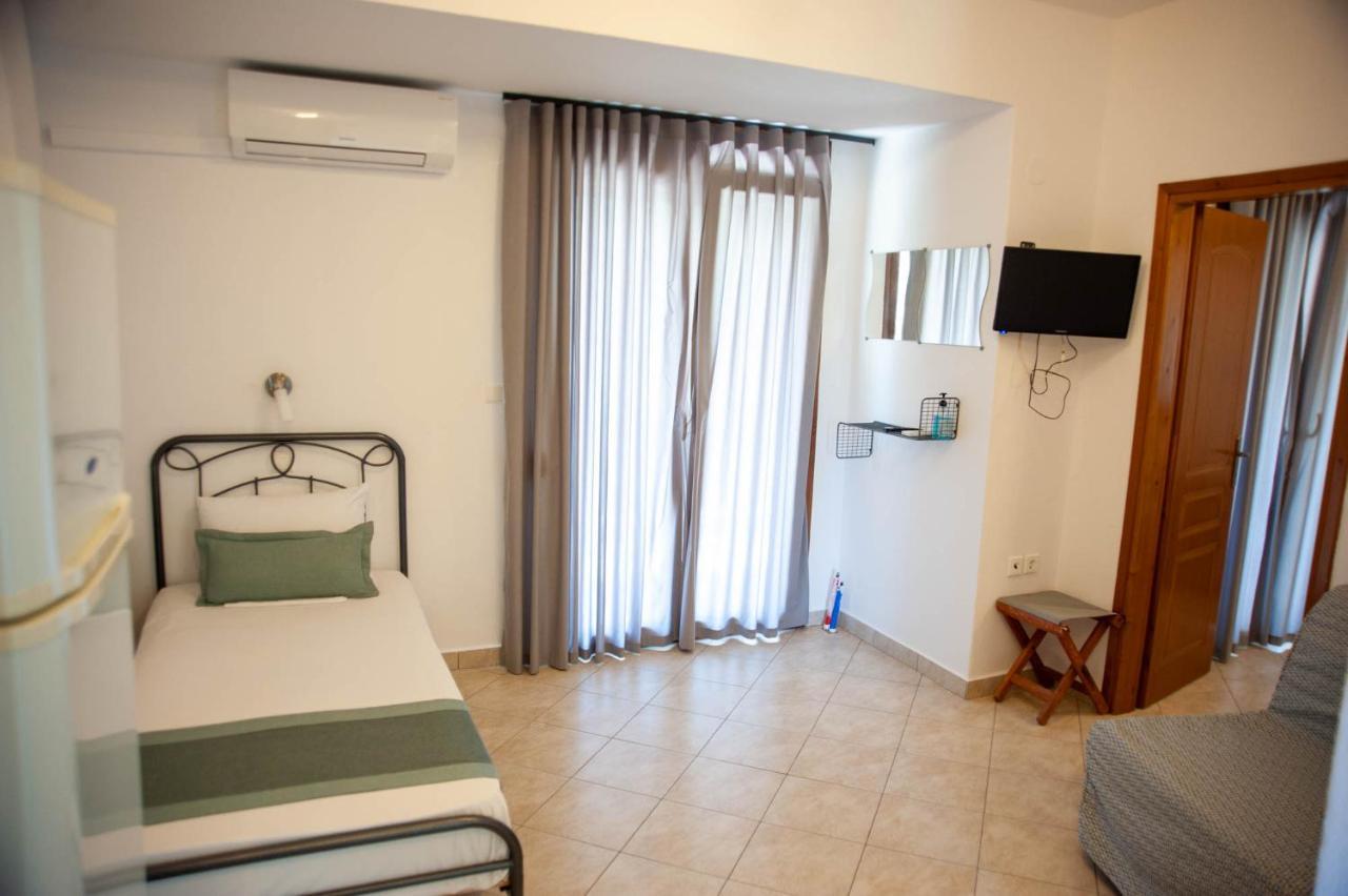 Alexandros Hotel Apartments Vourvourou Eksteriør billede