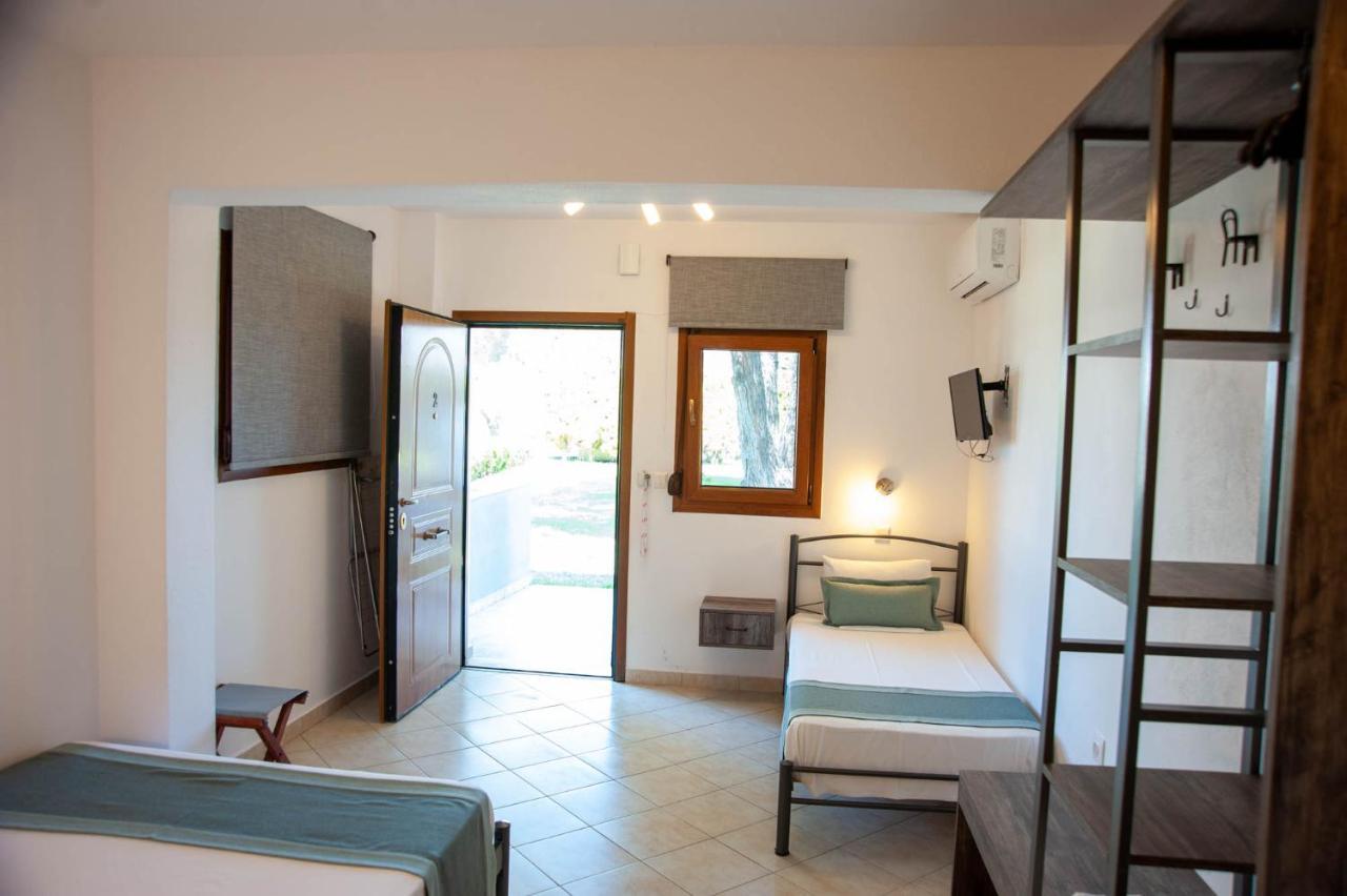 Alexandros Hotel Apartments Vourvourou Eksteriør billede