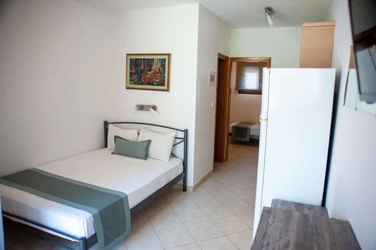 Alexandros Hotel Apartments Vourvourou Eksteriør billede