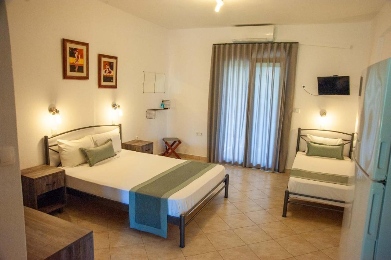 Alexandros Hotel Apartments Vourvourou Eksteriør billede
