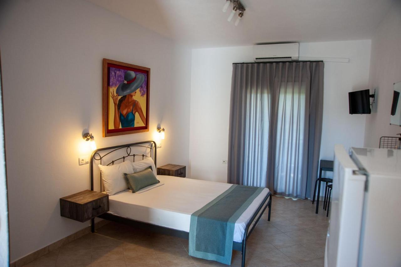 Alexandros Hotel Apartments Vourvourou Eksteriør billede