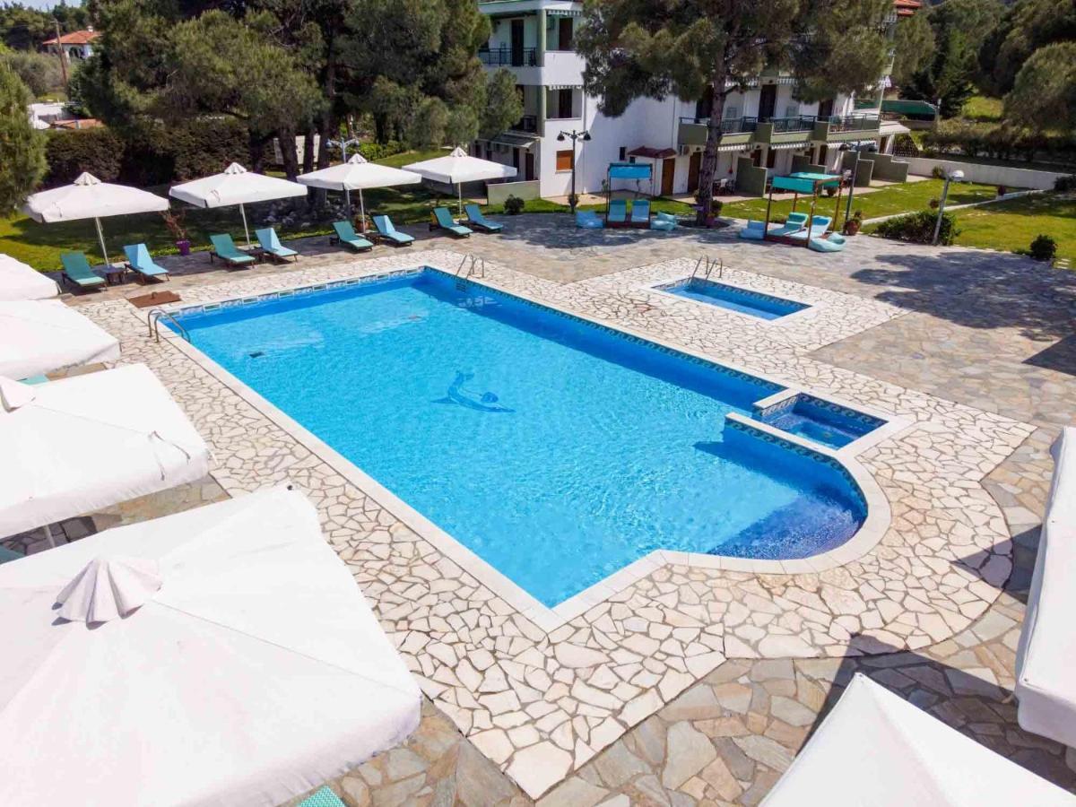 Alexandros Hotel Apartments Vourvourou Eksteriør billede
