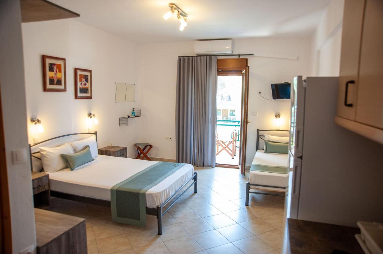 Alexandros Hotel Apartments Vourvourou Eksteriør billede