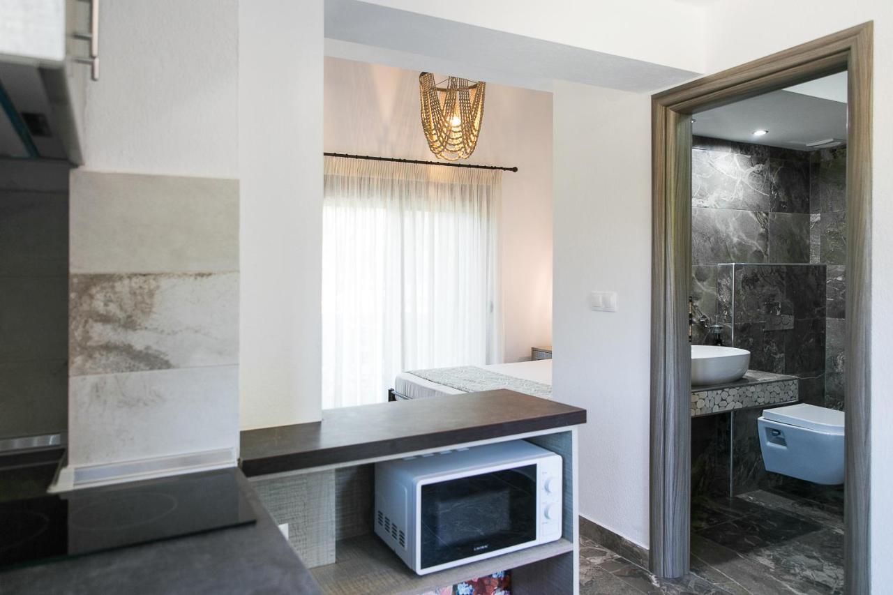 Alexandros Hotel Apartments Vourvourou Eksteriør billede