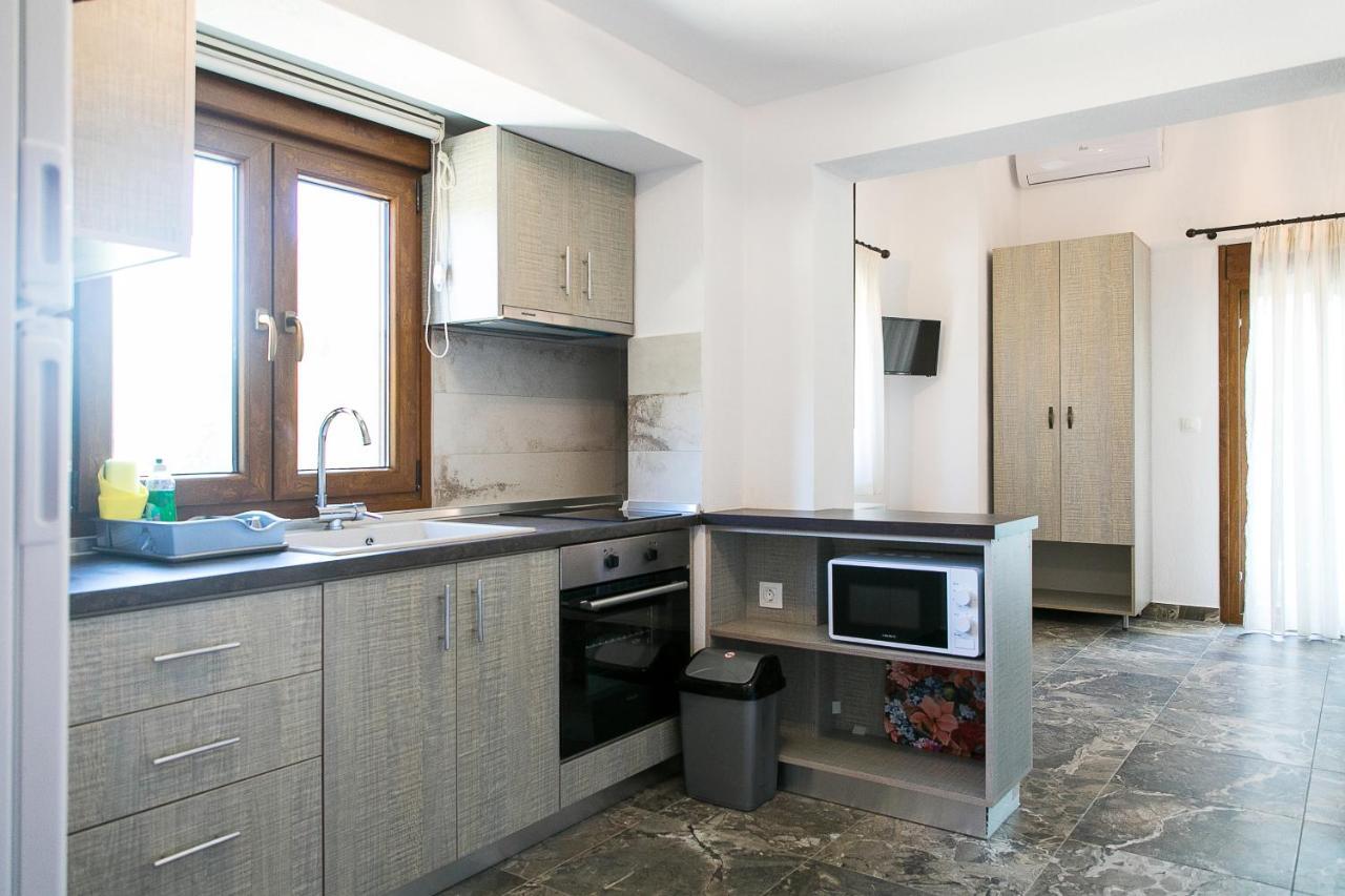 Alexandros Hotel Apartments Vourvourou Eksteriør billede